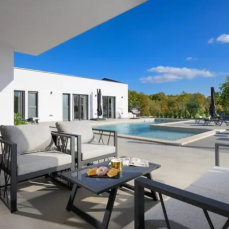 Savrani By Istrialux * Rudani