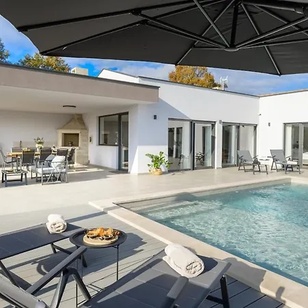 Savrani By Istrialux 빌라 Rudani