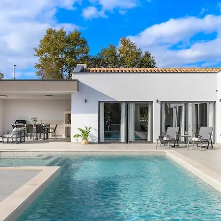 Savrani By Istrialux Rudani