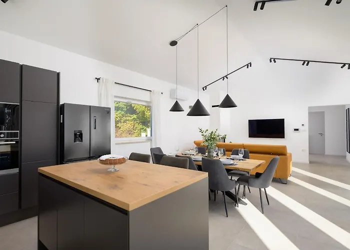 Savrani By Istrialux 빌라 Rudani