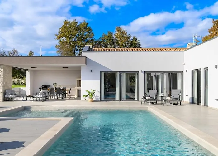 Savrani By Istrialux Rudani